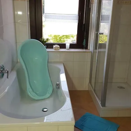 Apartment Moderne Komfortwohnung Im Kurort Am Rennsteig *